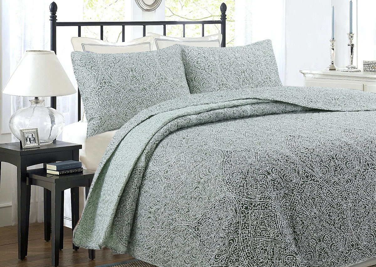 3-Piece Reversible Quilt Set in Sage and Forest Green Ombre Leaf Medallion Print