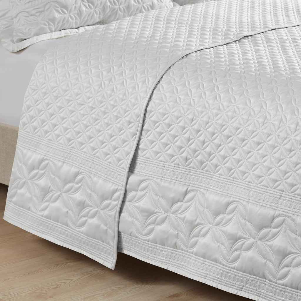 Versailles 3-Piece Quilt Set