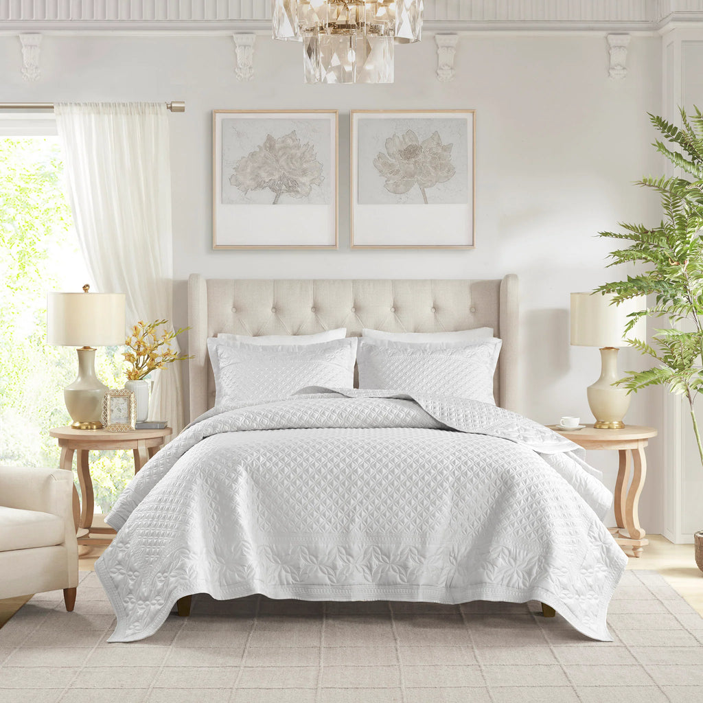 Versailles 3-Piece Quilt Set